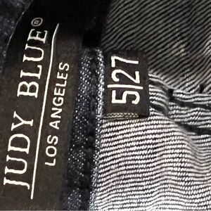 Cutest jeans size 5 stretchy, frayed bottom only worn one time